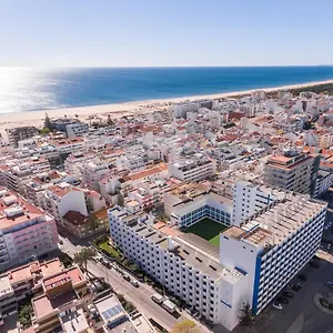 https://hotel-navegadores.hotelaalgarve.com